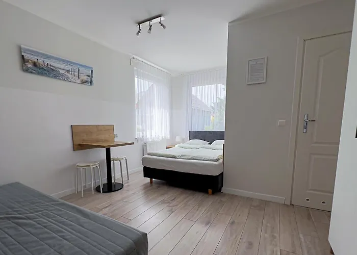 ホームステイ Morska カルビア