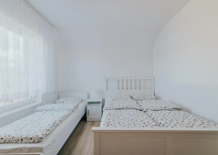 ホームステイ Morska カルビア